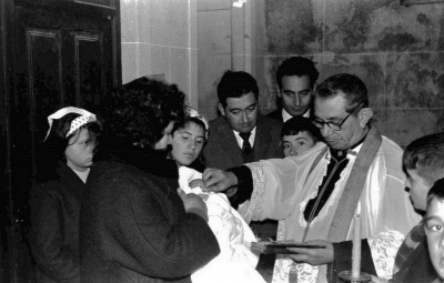 Jose Gago bautizando